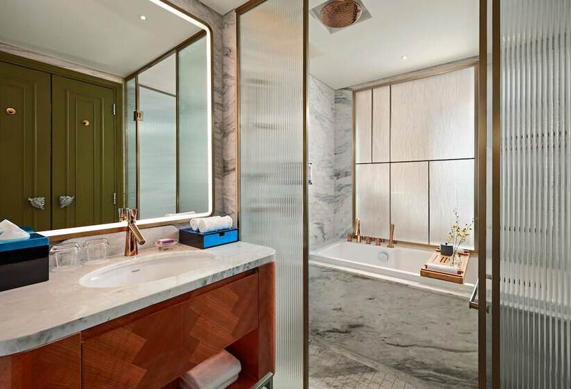 Номер Executive, Mövenpick Hotel Hanoi Centre