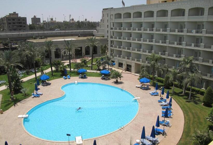 اتاق استاندارد, Grand Pyramids