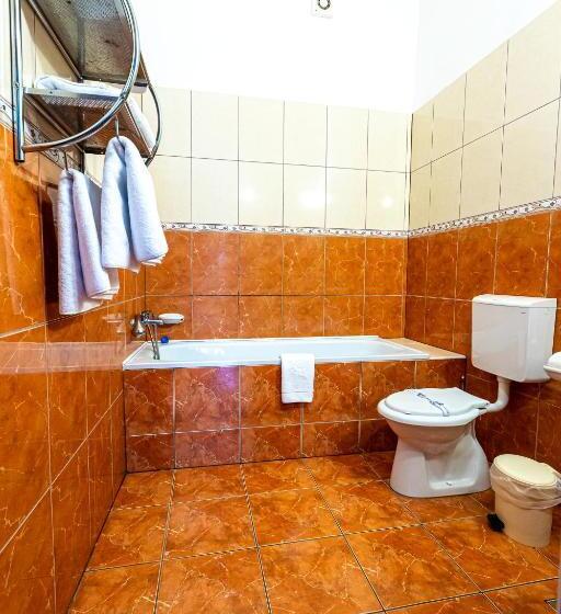 اتاق استاندارد سه نفره, Casa Wagner