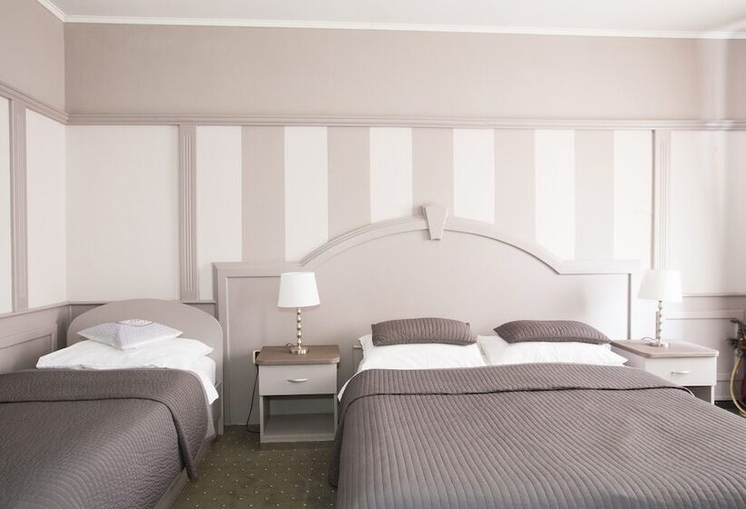 Трехместный Номер Deluxe, Galija