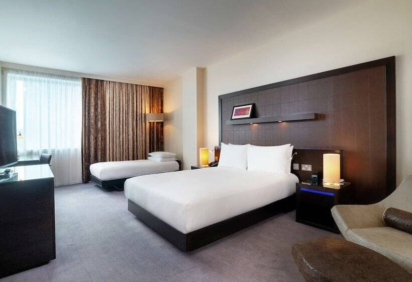 Семейный Номер, Hilton London Canary Wharf