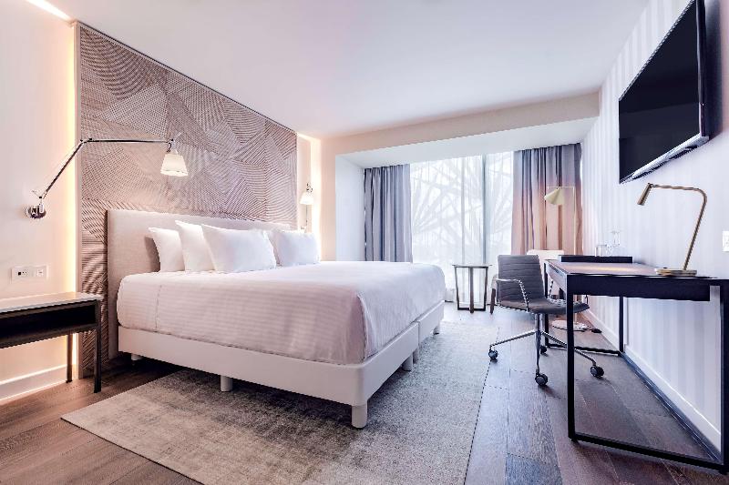 Номер Deluxe, Hilton London Canary Wharf