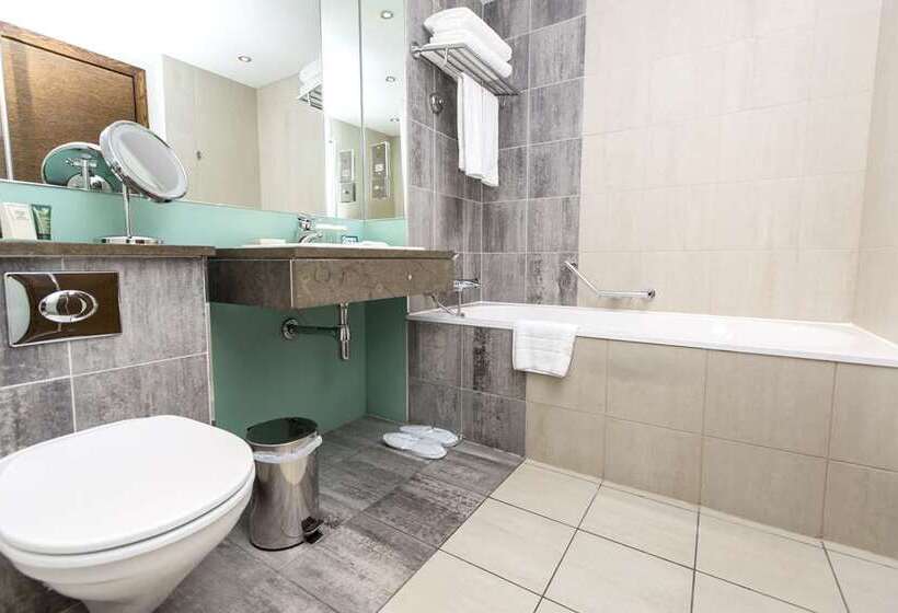 Семейный Номер, Hilton London Canary Wharf