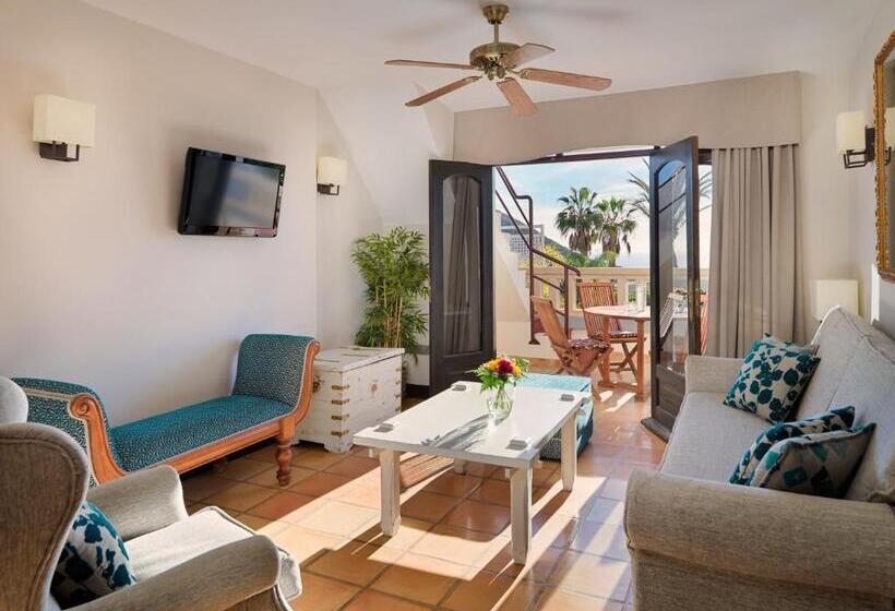 Апартаменты 3 Спальни, Regency Country Club, Apartments Suites
