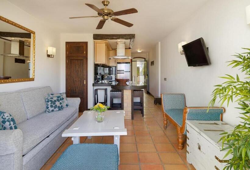 Апартаменты 2 Спальни, Regency Country Club, Apartments Suites