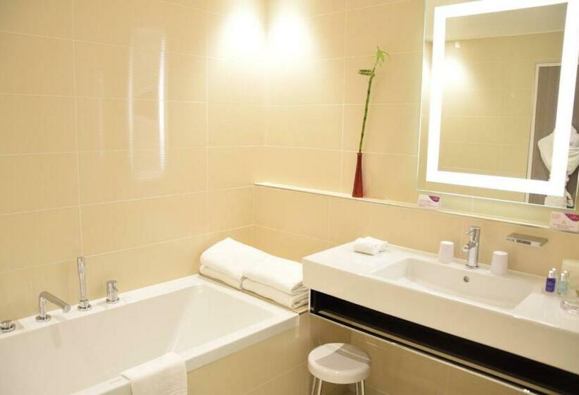 강 전망 스위트, Crowne Plaza Lyon   Cité Internationale