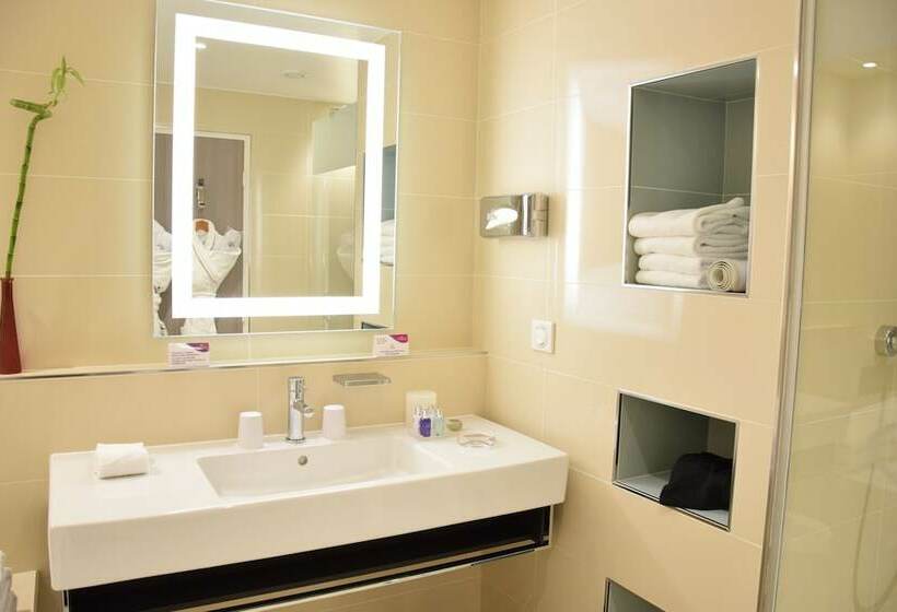 스탠다드 룸 더블 침대 공원 전망, Crowne Plaza Lyon   Cité Internationale