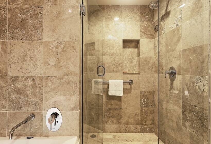 سوییت جونیور, Crowne Plaza Villahermosa, An Ihg