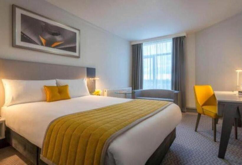 Номер Стандарт, Maldron Hotel Tallaght