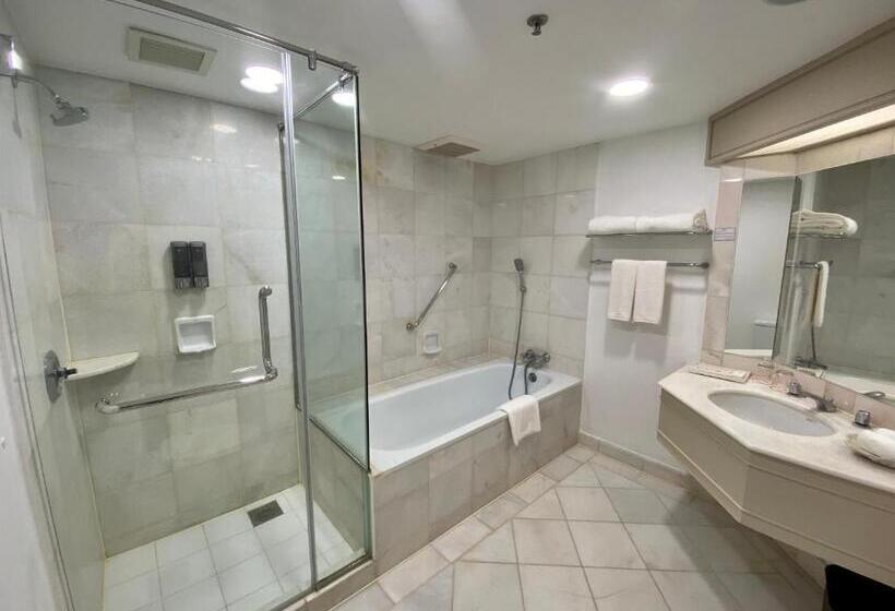 سوییت جونیور, Sabah Hotel Sandakan