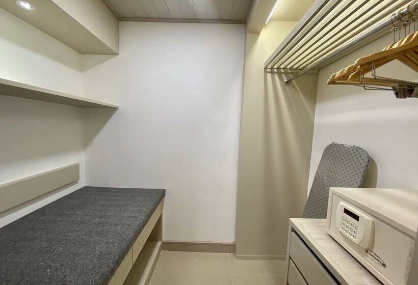 سوییت جونیور, Sabah Hotel Sandakan