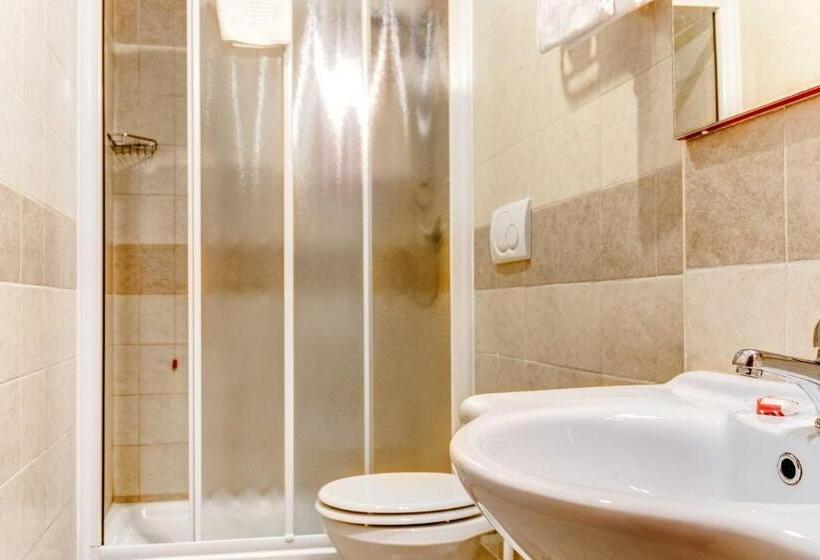اتاق پنج‌تخته استاندارد, New Morpheus Rooms