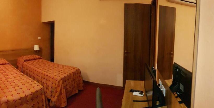 اتاق استاندارد سه نفره, New Morpheus Rooms