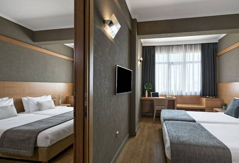패밀리 룸, Porto Palace Hotel Thessaloniki