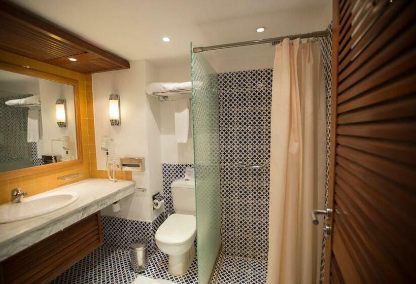 اتاق استاندارد سه نفره با چشم‌انداز کنار دریا, Lido Sharm Hotel Naama Bay