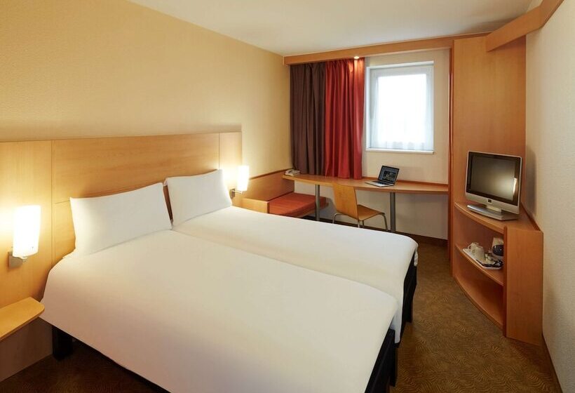 Номер Стандарт, Ibis Reading Centre