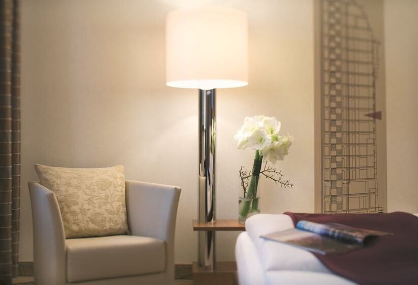 Habitación Superior, Mövenpick Hotel Hamburg