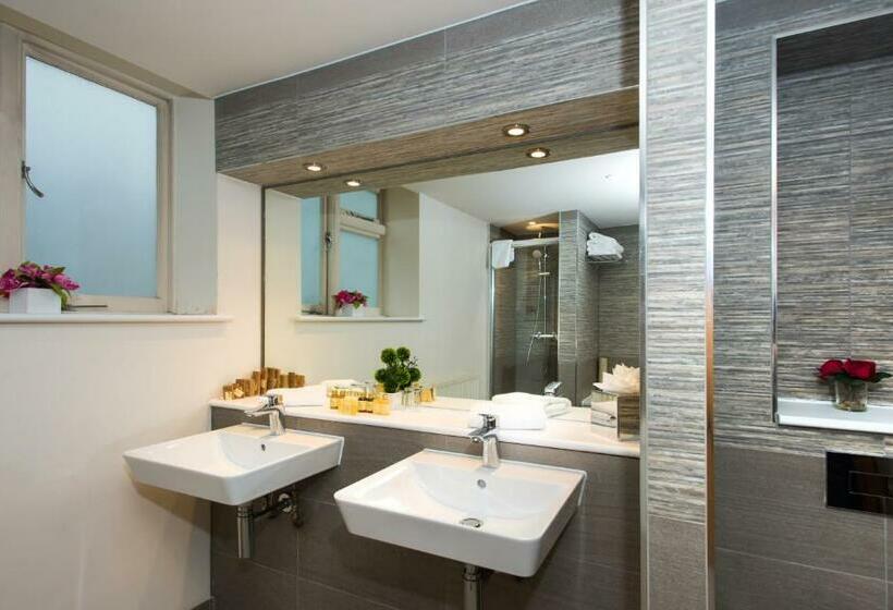 Camera Executive, The Park City Grand Plaza Kensington