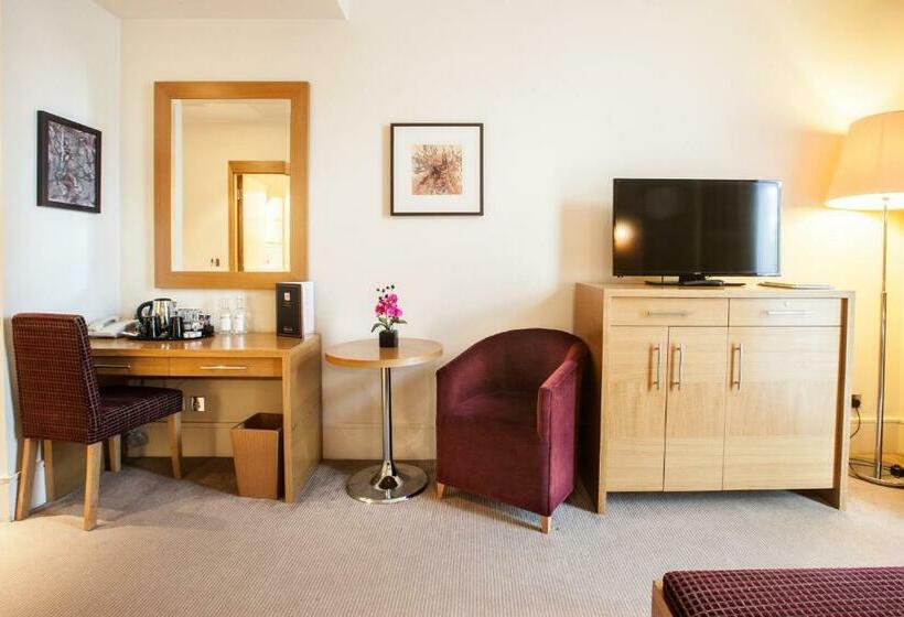Camera Executive, The Park City Grand Plaza Kensington
