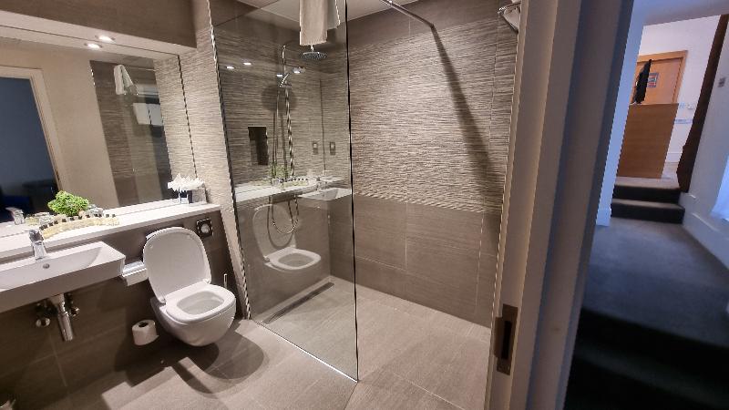 Camera Deluxe, The Park City Grand Plaza Kensington