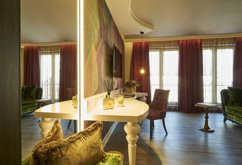 اتاق لوکس سه تخته, Classic Hotel Harmonie