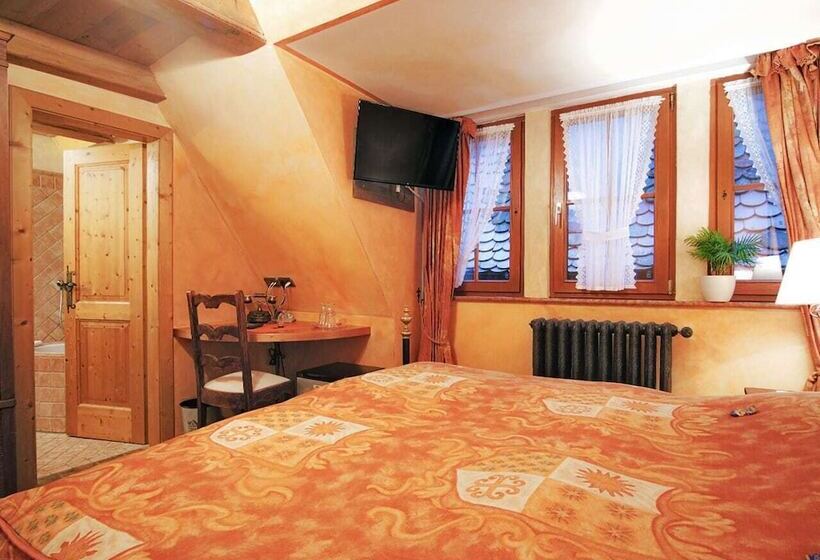 Basis Zimmer, Historik Hotel Gotisches Haus Garni
