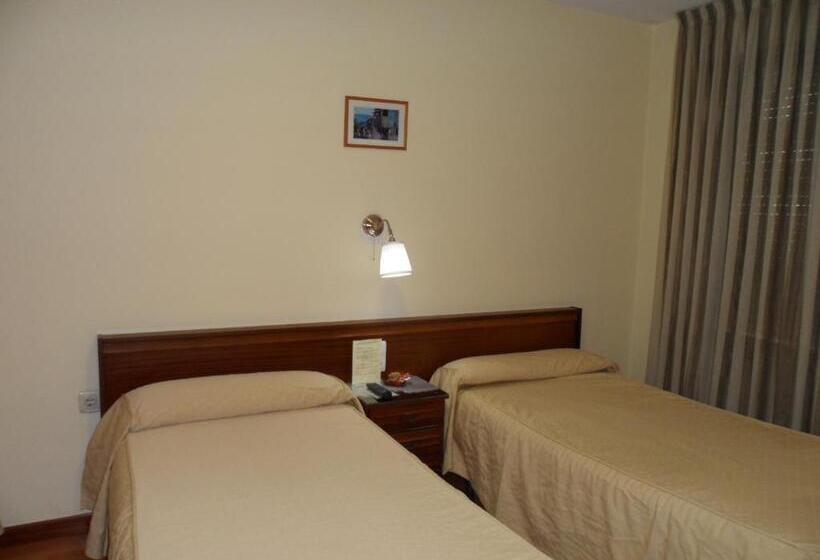 스탠다드 룸, Hostal Coruña
