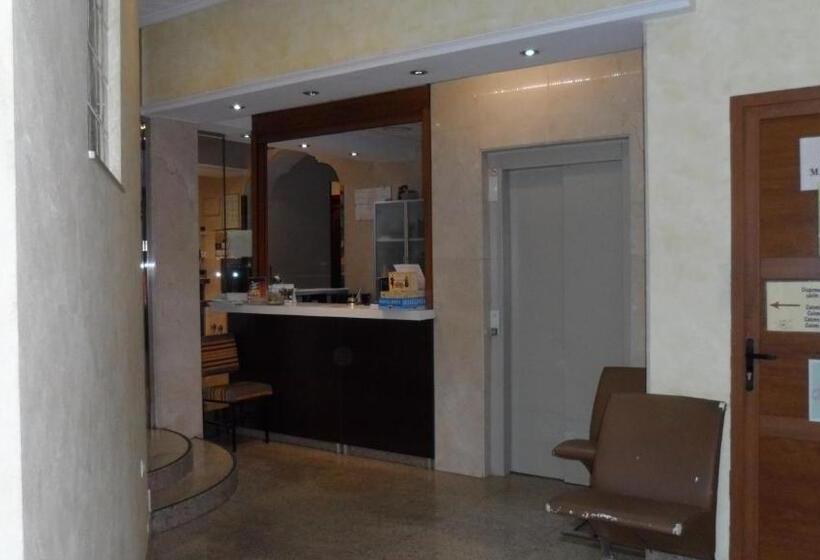 스탠다드 룸, Hostal Coruña