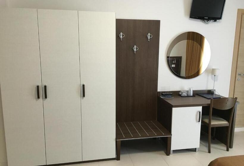 Трехместный Номер Deluxe, Bellevue