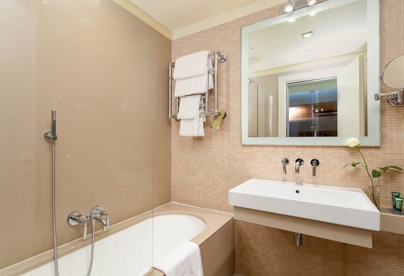 اتاق لوکس, Hilton Garden Inn Florence Novoli