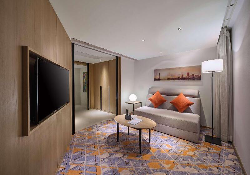 Люкс Кровать Кинг, Hilton Garden Inn Guangzhou Tianhe