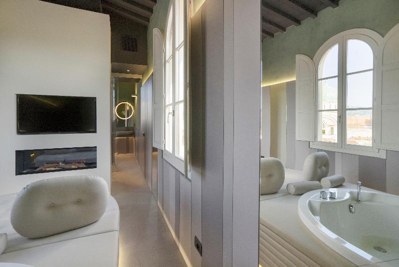 سوییت لوکس, Palazzo Dei Ciompi Suites