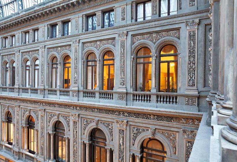 豪华房间, Art Resort Galleria Umberto