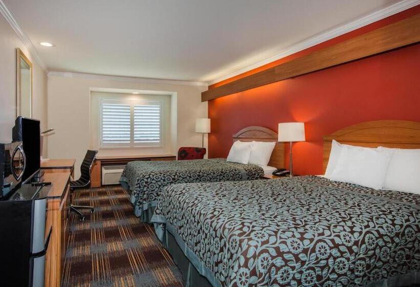 Pokój Standard, Days Inn & Suites By Wyndham Antioch