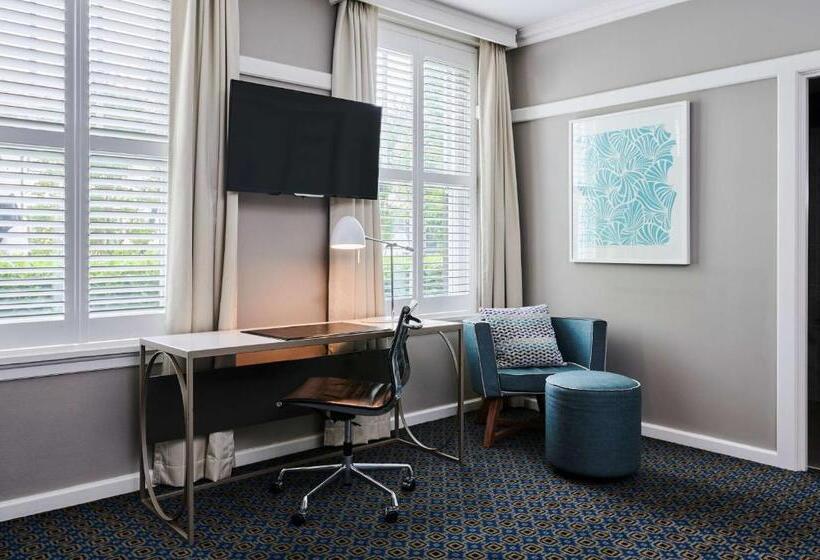 جناح إدارى, Kurrajong Canberra