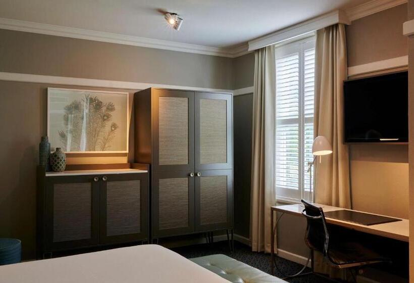 스탠다드 룸 킹사이즈 침대, Kurrajong Canberra