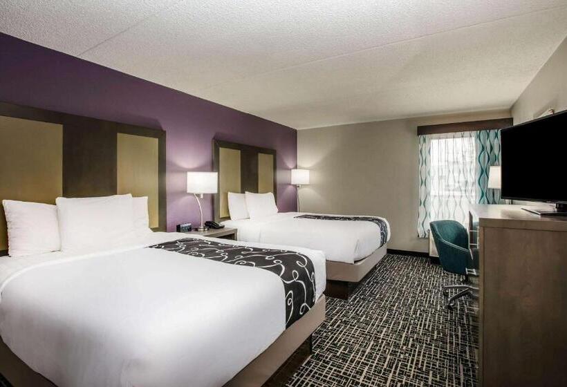 디럭스 룸, La Quinta Inn By Wyndham Davenport & Conference Center