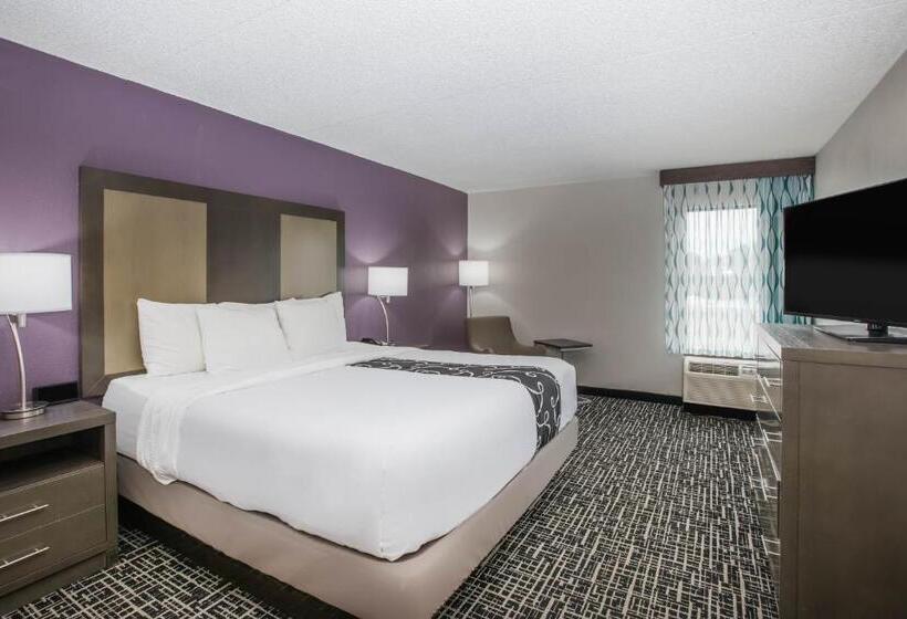 스탠다드 룸 킹사이즈 침대, La Quinta Inn By Wyndham Davenport & Conference Center
