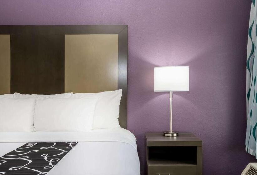 스위트 킹사이즈 침대, La Quinta Inn By Wyndham Davenport & Conference Center