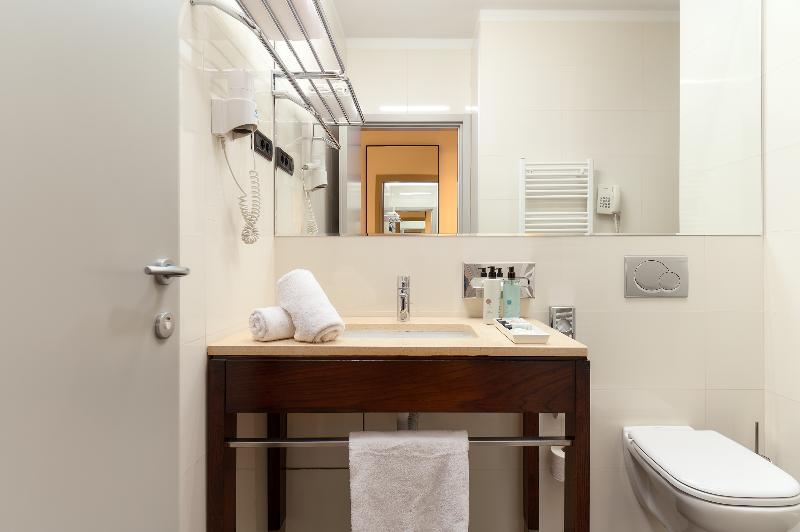 اتاق استاندارد, Atrium