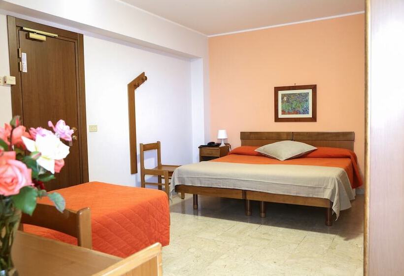 اتاق استاندارد سه نفره, Villa Mater