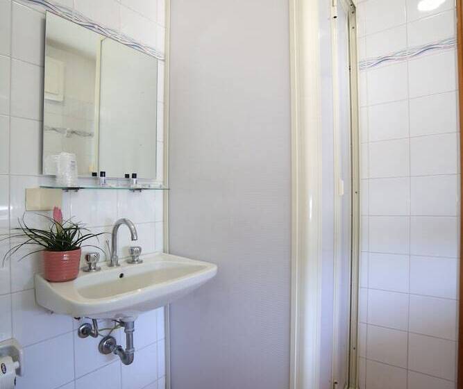 اتاق استاندارد چهار تخته, Villa Mater