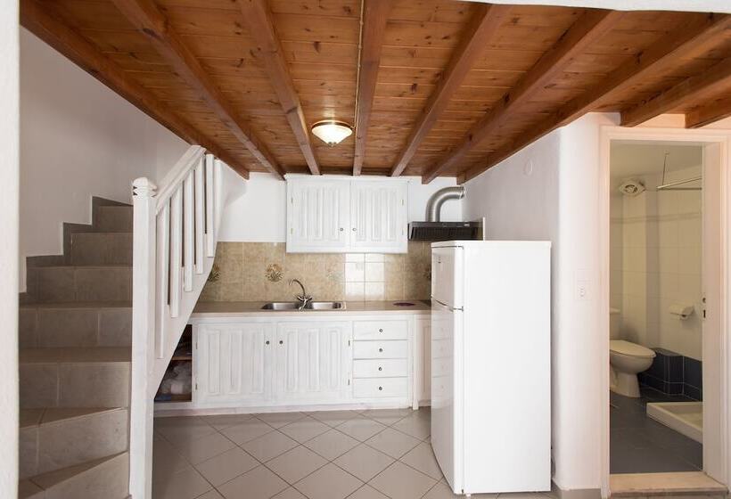 Апартаменты 1 Спальня Вид на Море, Madres Houses