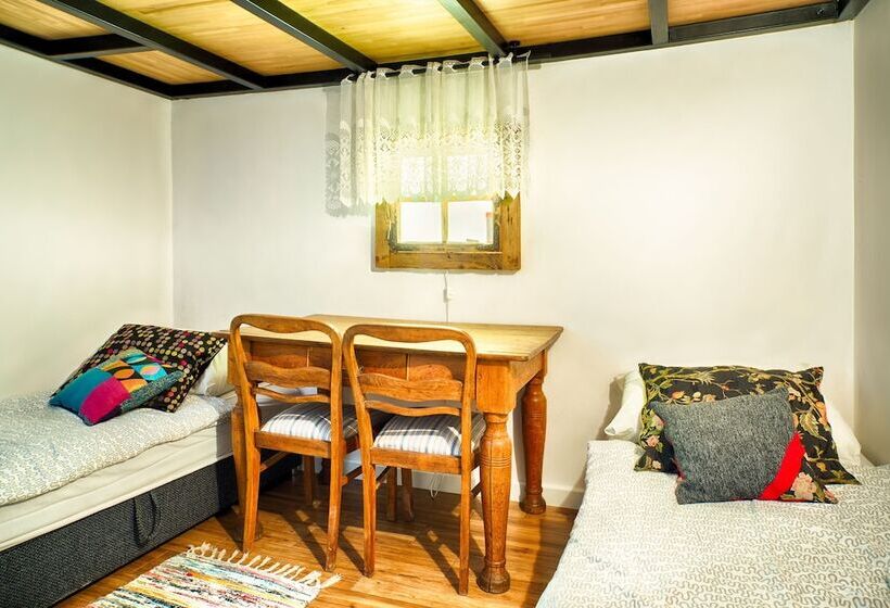 اتاق استاندارد با سرویس بهداشتی مشترک, Old Town Kanonia Hostel & Apartments