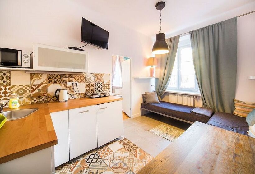 Апартаменты Basic 1 Спальня, Old Town Kanonia Hostel & Apartments