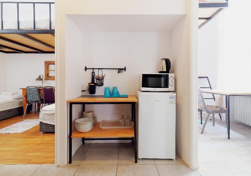 Апартаменты 2 Спальни, Old Town Kanonia Hostel & Apartments