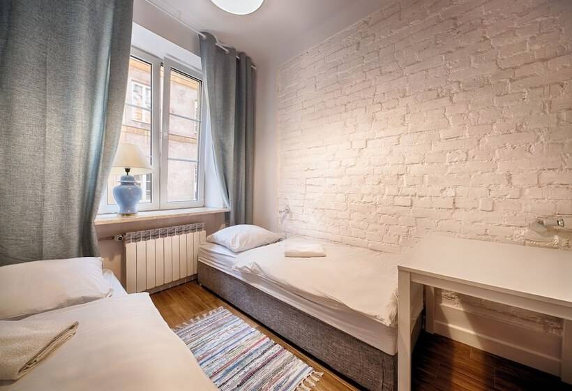 Апартаменты Basic 1 Спальня, Old Town Kanonia Hostel & Apartments