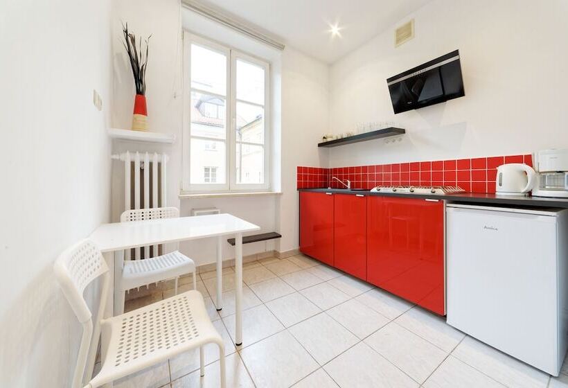 Апартаменты Basic 1 Спальня, Old Town Kanonia Hostel & Apartments