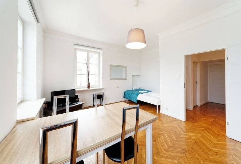 Апартаменты Basic 1 Спальня, Old Town Kanonia Hostel & Apartments