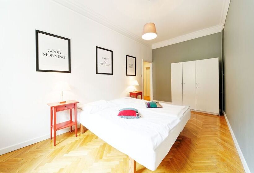 Апартаменты Basic 1 Спальня, Old Town Kanonia Hostel & Apartments